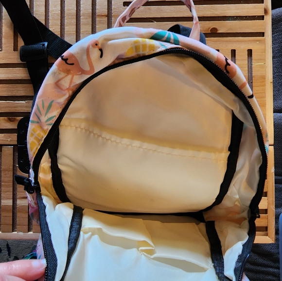 Flamingo Backpack - Picture 2 of 3